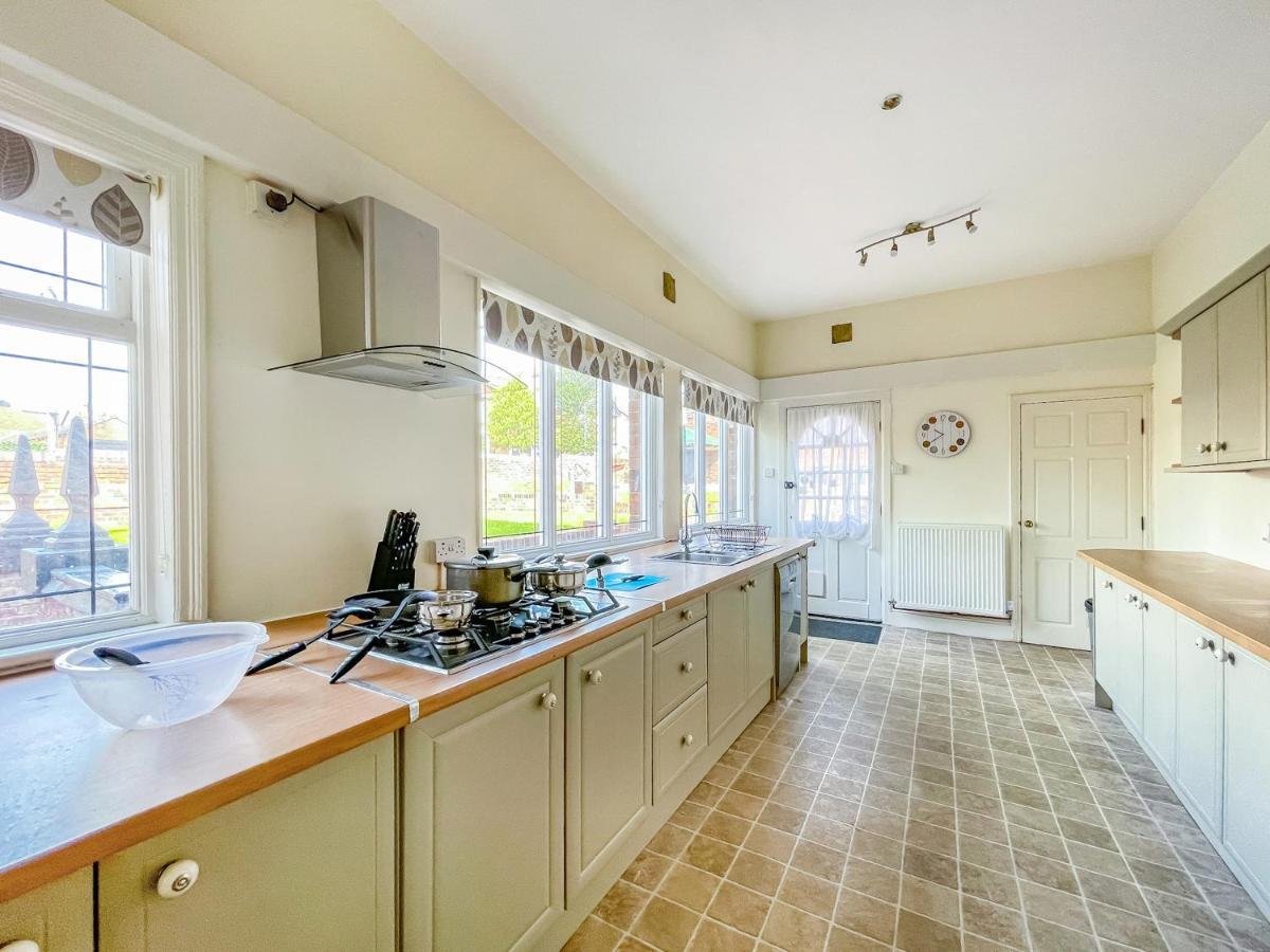 *Re9Bc* For Your Most Relaxed & Cosy Stay + Free Parking + Free Fast Wifi * Leeds  Exterior photo